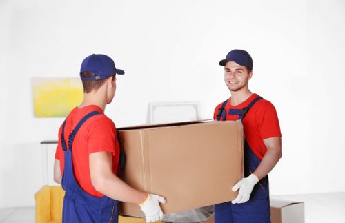 Local removals van for Luton residential moving