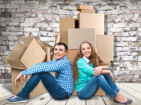 Local moving team planning a house move in Luton