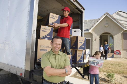 Professional moving van service for homes and businesses in Luton