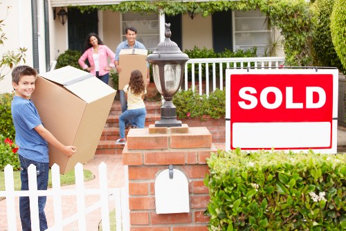 Packing and furniture handling during a house move in Luton