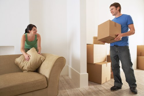 Moving truck access considerations in Luton residential streets